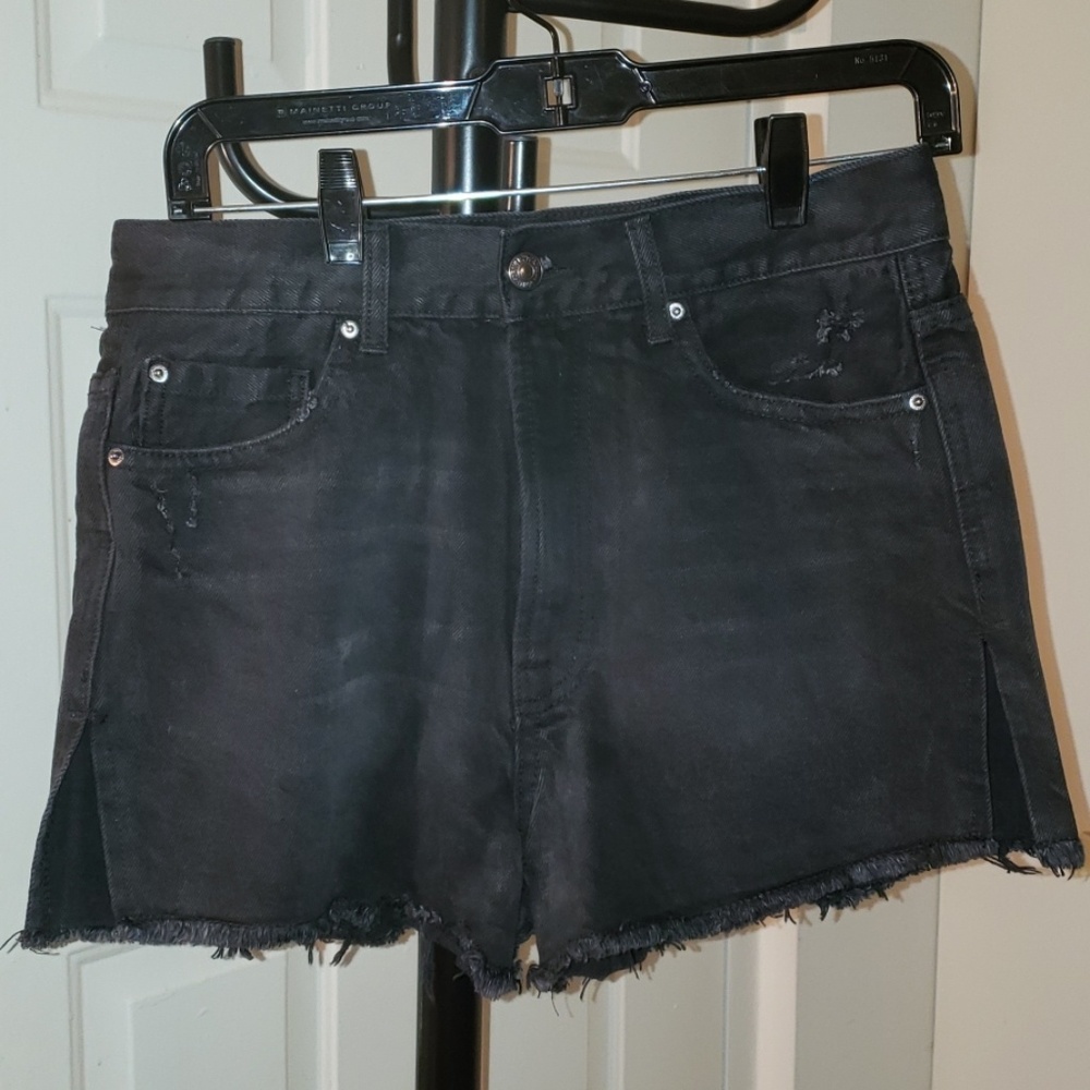 Shorts - Picture 2 of 8
